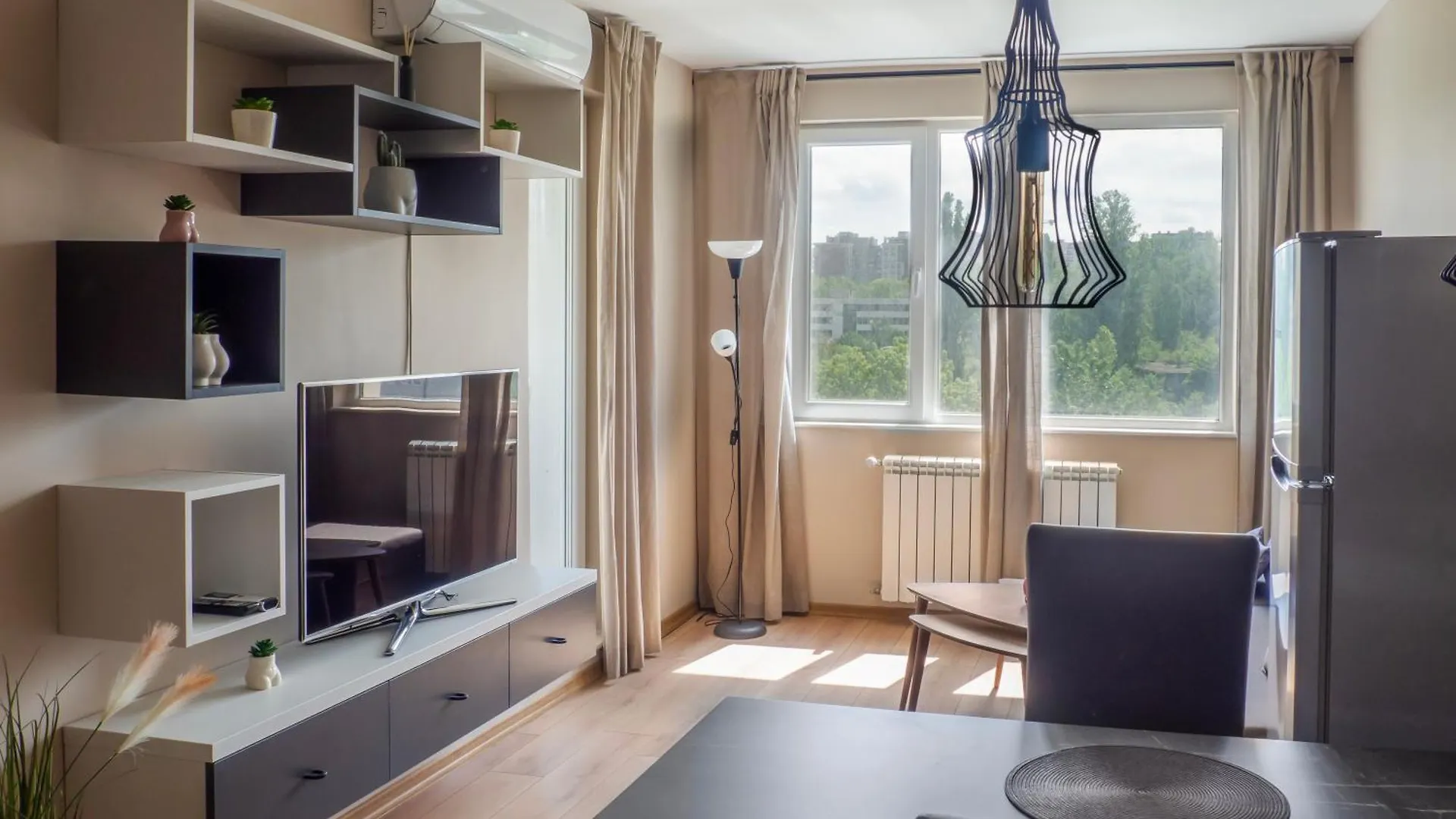 Cozy Apartment With Parking 5 Мinutes From The Center ソフィア